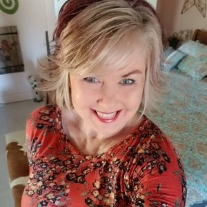 Meet your Posher, Michele